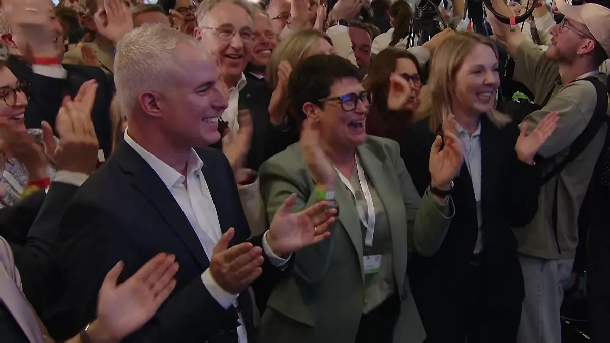 Jubel bei der CDU nach Landtagswahl Rheinland-Pfalz vor Machtwechsel