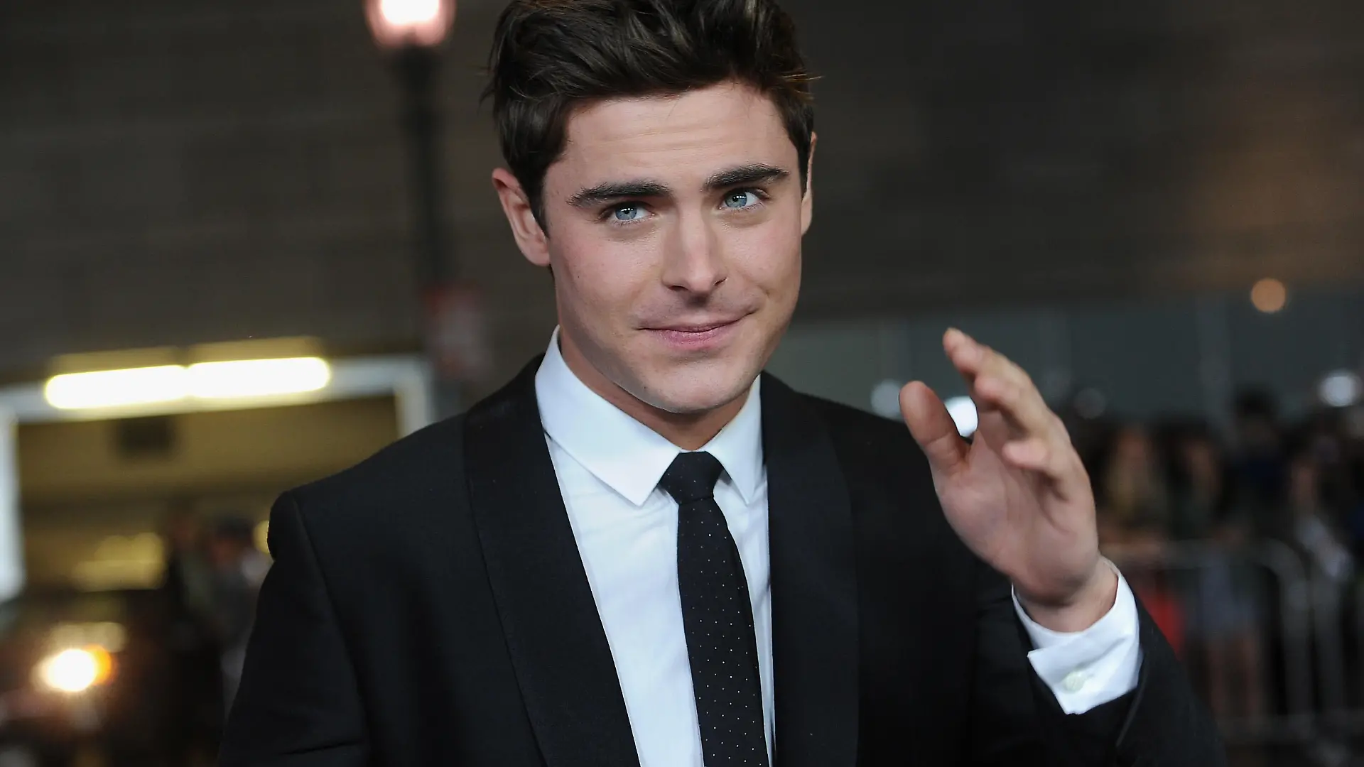 LOS ANGELES, CA - JANUARY 27: Actor Zac Efron arrives to the premiere of Focus Features' "That Awkward Moment" at Regal Cinemas L.A. Live on January 27, 2014 in Los Angeles, California. (Photo by Alberto E. Rodriguez/Getty Images)