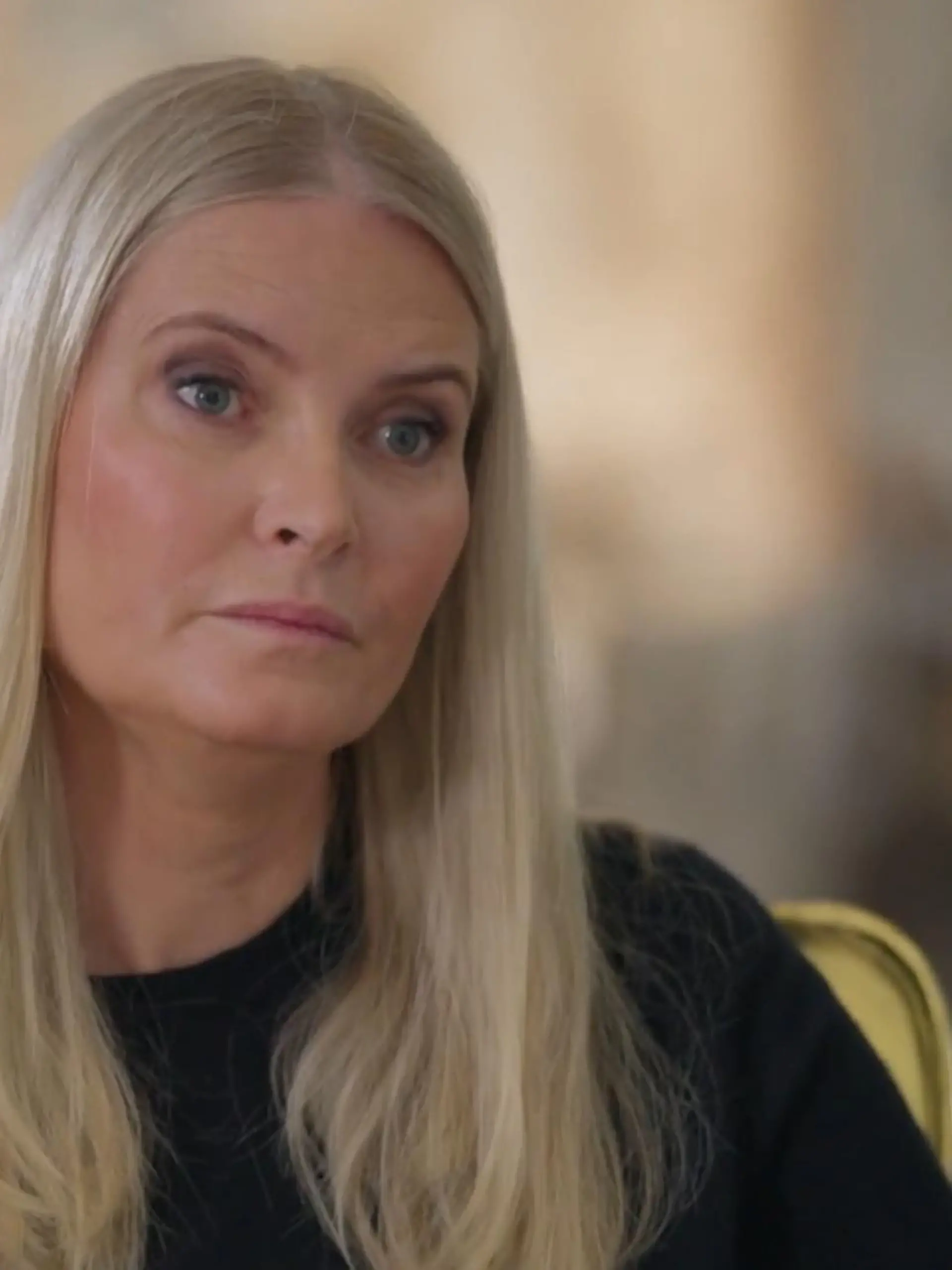 Bild zu: "Den Tränen nahe! Prinzessin Mette-Marit bricht ihr Schweigen zu Epstein"