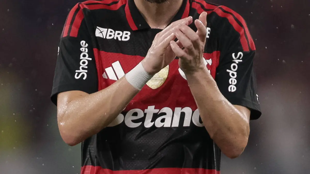 March 19, 2026, Rio De Janeiro, Rio De Janeiro, Brazil: RIO DE JANEIRO, BRAZIL - MARCH 19: JORGINHO of Flamengo claps hands during the match between Flamengo and Remo as part of Brasileirao 2026 at Maracana Stadium on March 19, 2026 in Rio de Janeiro, Brazil. Soccer - Brasileirao 2026 - Flamengo V Remo PUBLICATIONxINxGERxSUIxAUTxONLY - ZUMAc227 20260319_zsp_c227_028 Copyright: xRuanoxCarneirox