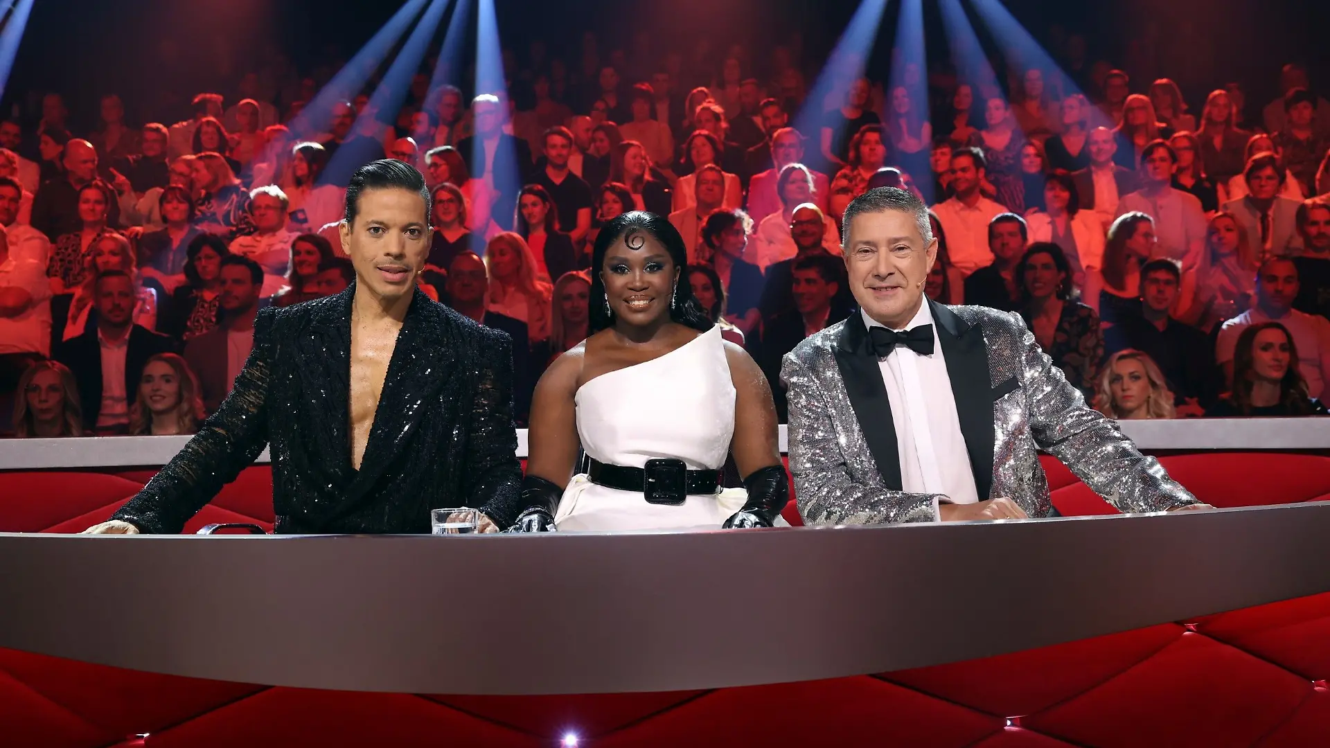 p12 vb k+ Let's Dance - Jury