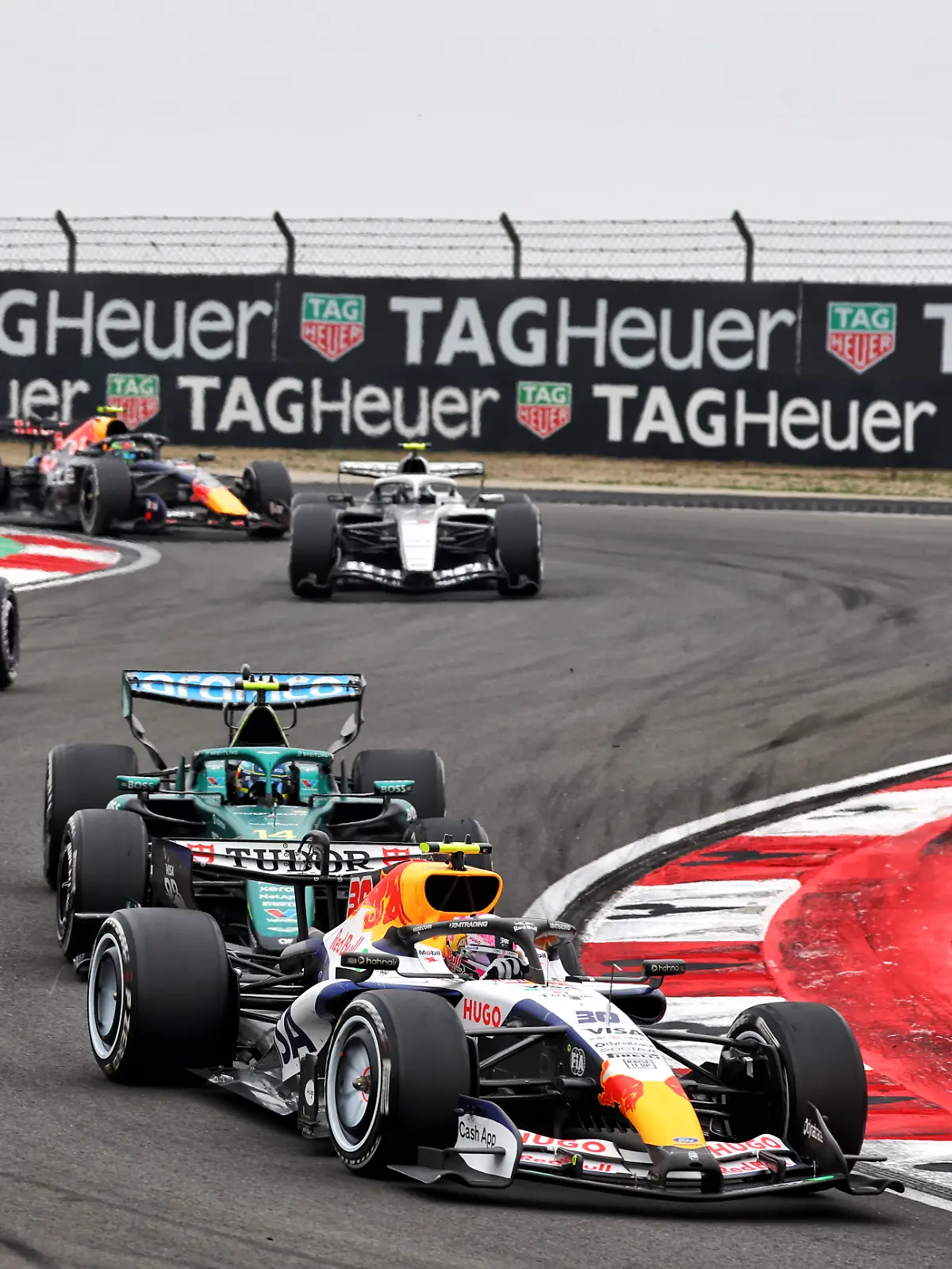 Wer setzt sich in Suzuka an die Spitze? Alle Infos zu TV-Übertragung und Live-Stream des Japan-GPs 2026 gibt’s hier.