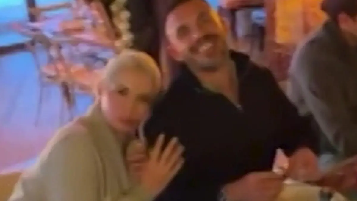 Daniela Katzenberger kuschelt fremd – vor den Augen von Ehemann Lucas Bei Familienessen erwischt?