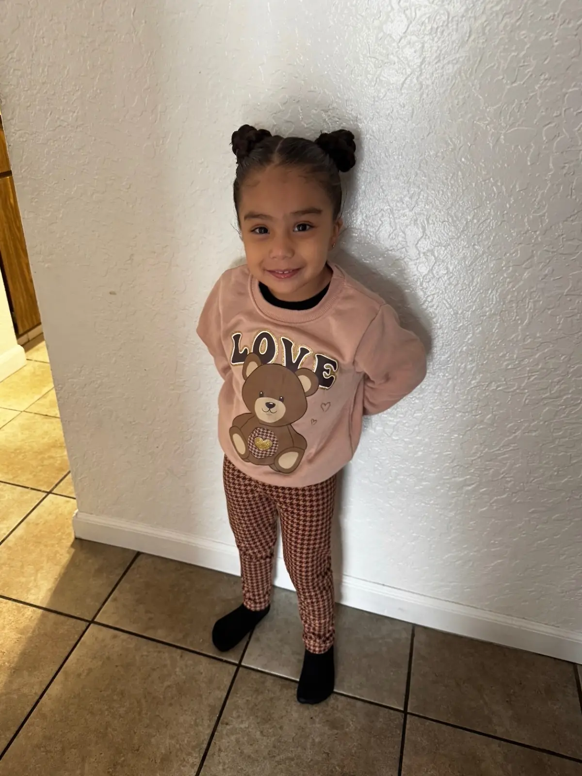 Camila Romero hat eine kleine Batterie verschluckt und kämpft nun um ihr Leben. 