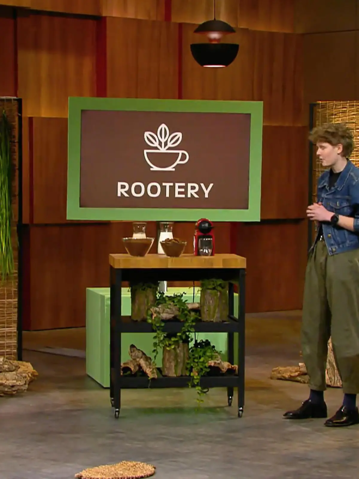 Bild zu: "Mit nur 18 Jahren will Angelina den Kaffee-Markt in der Höhle auf den Kopf stellen"