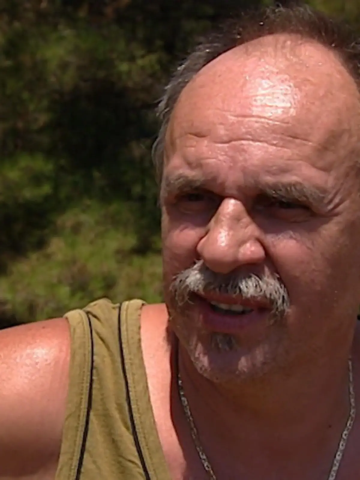 Bild zu: "Auf Lesbos geht das Geld aus – kann Manfred seine Familie vom nächsten Plan überzeugen?"