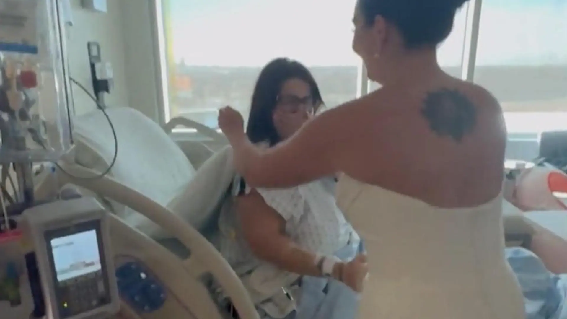 Trauzeugin in den Wehen! Braut Skye verlegt ihre Hochzeit ans Krankenbett Nach Trauung ins Krankenhaus