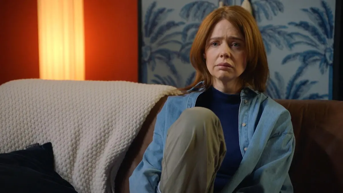 Toni erfährt, dass Nina von Eriks Affäre wusste GZSZ-Folge 8493 vom 1. April 2026 im TV