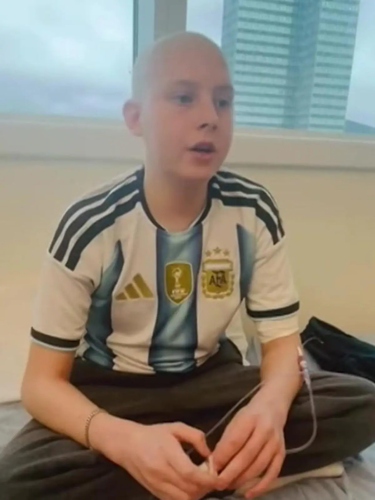 Bild zu: "Ärzte glauben nur an einen Virus – dann bekommt Kit (16) die Horror-Diagnose!"