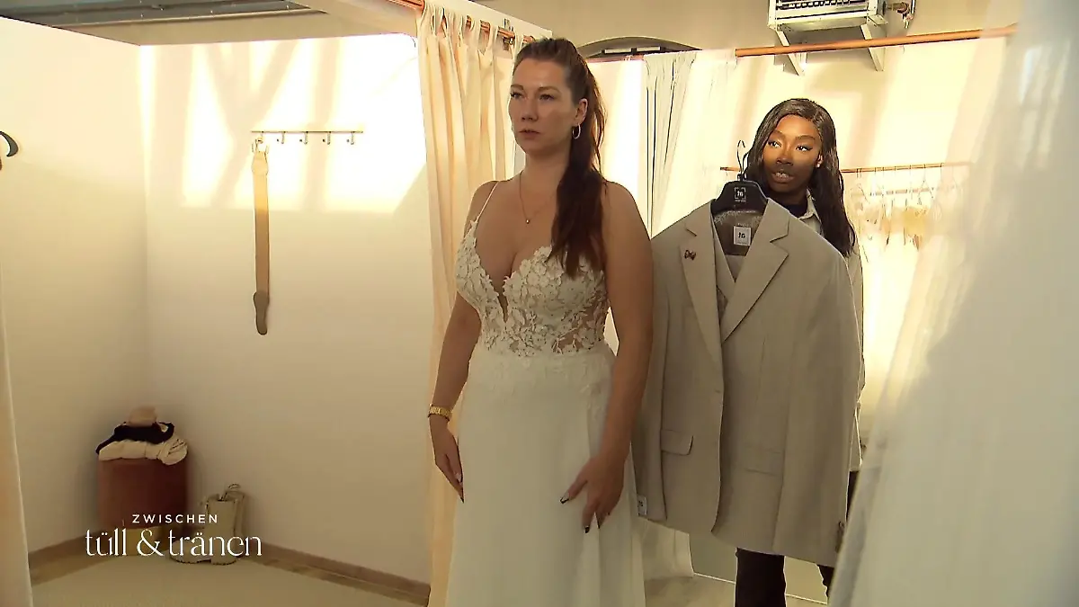 Brautkleid passend zum Leinen-Anzug? Herausforderndes Outfit