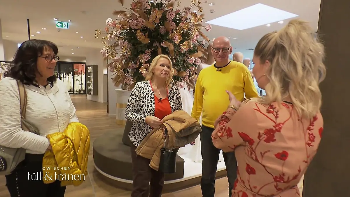 Veronika hat ihren Verlobten bei der Anprobe dabei Keine gute Idee?