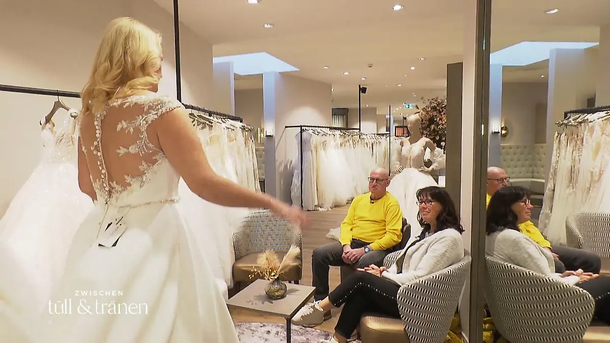 Der zukünftige Bräutigam hat eine klare Meinung Zu den Kleidern