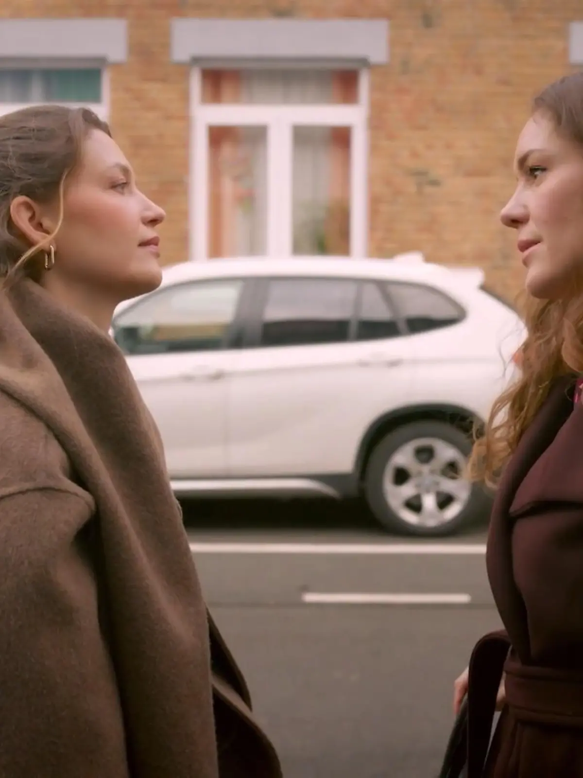 Bild zu: "Wie verläuft die Begegnung von Emma und Nathalie?"