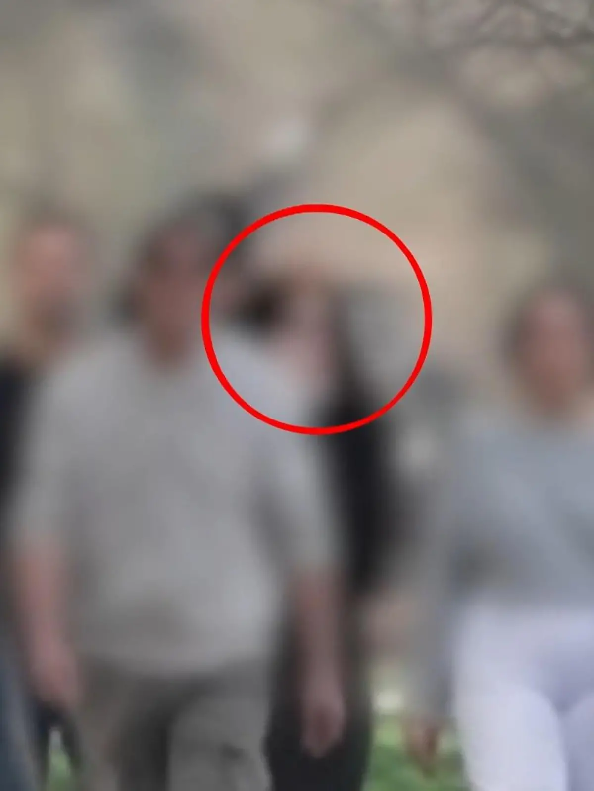 Bild zu: "Mutmaßlich radikalisierte Jugendliche wird 24/7 bewacht"