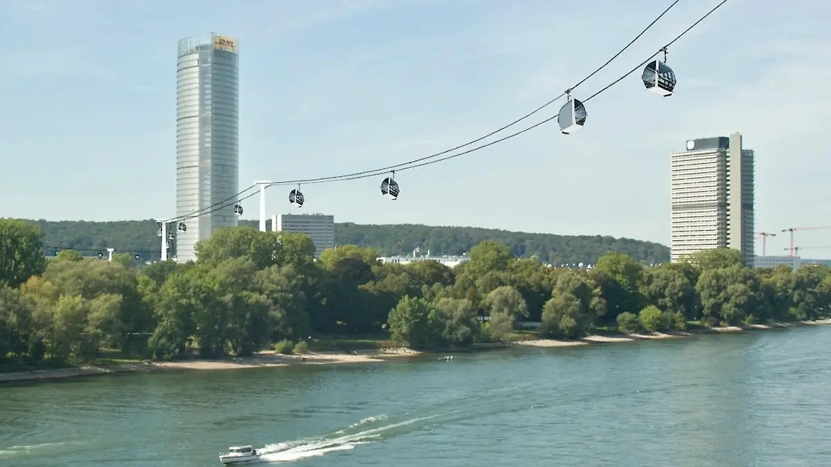 Seilbahn über Bonn Verkehrsprojekt am Rhein