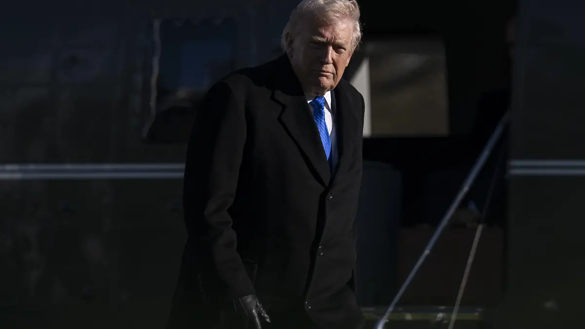 WASHINGTON DC, UNITED STATES - MARCH 23: United States President Donald Trump walks toward the White House upon his arrival in Washington, DC, from Memphis, Tennessee, United States, on March 23, 2026. Celal Gunes / Anadolu