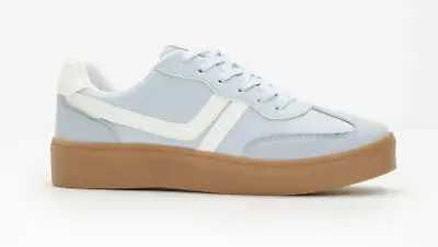 Plateau-Sneaker im Retrolook