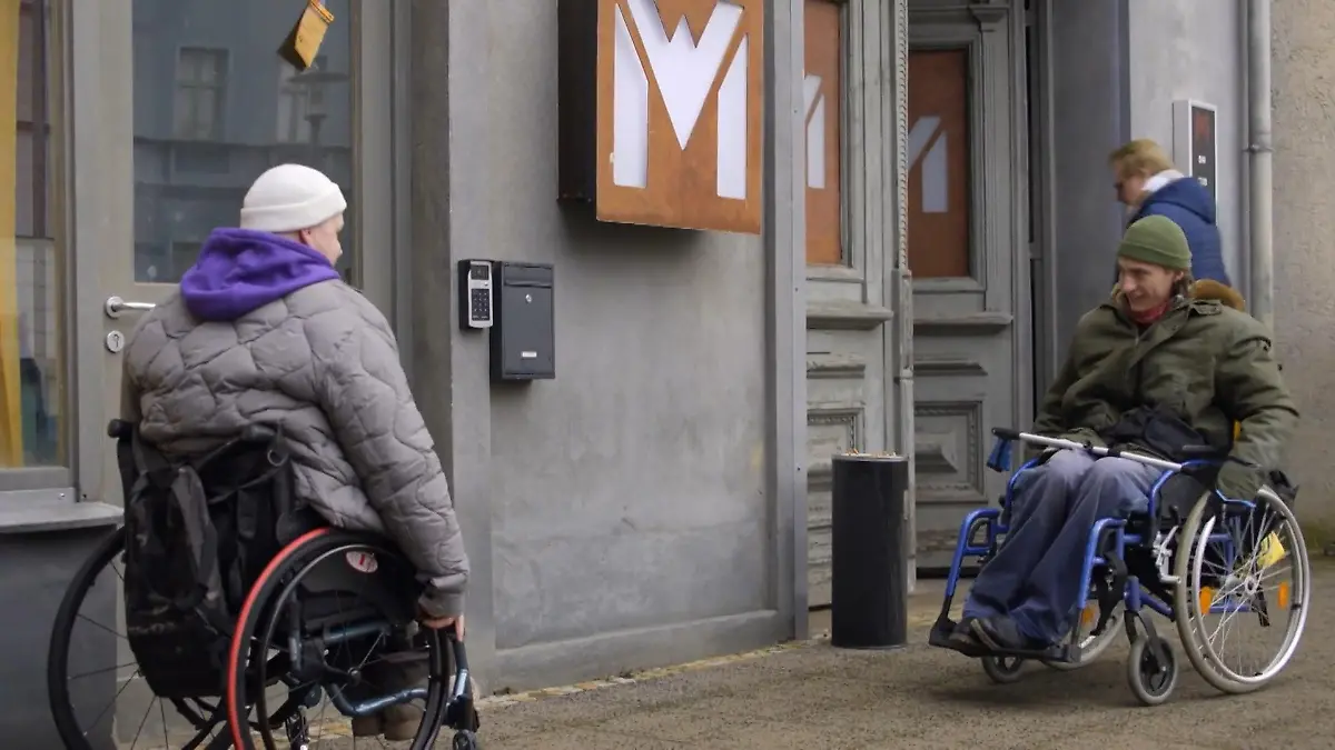 Hier die erste Szene von Mats sehen GZSZ-Spoiler