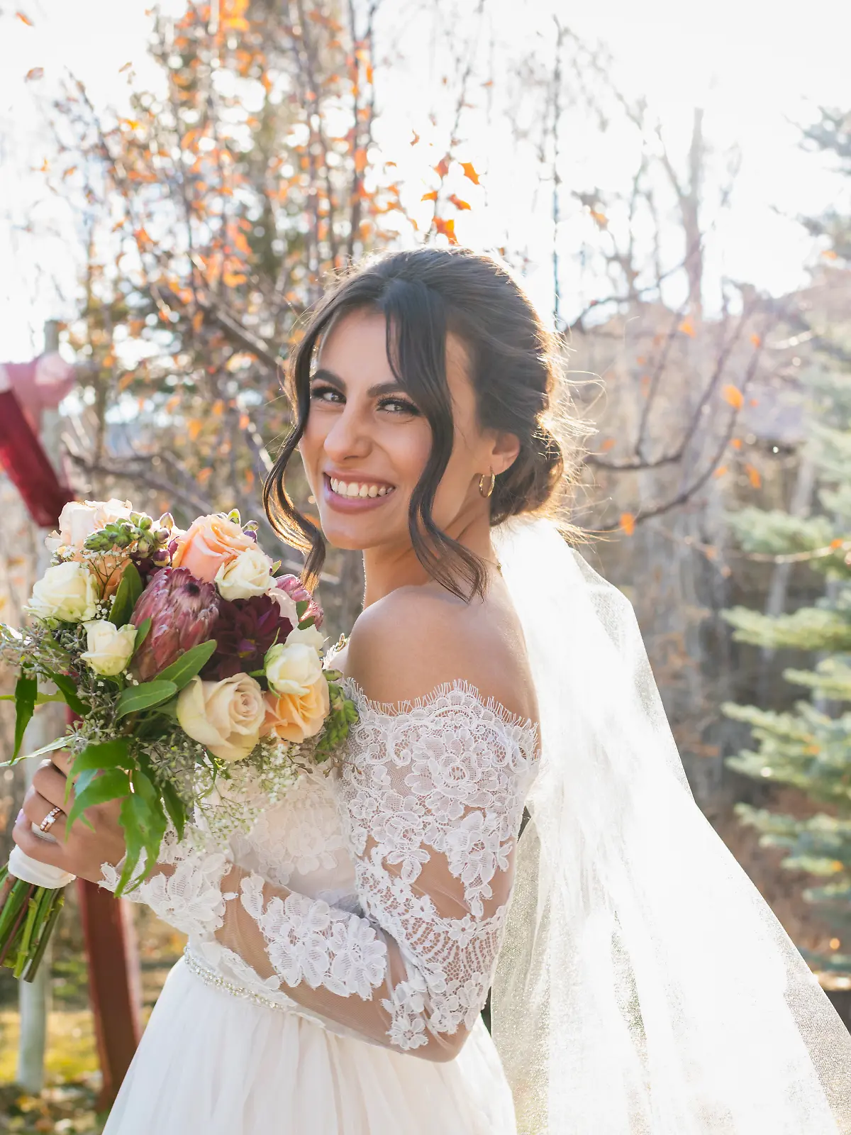 Das Kleid für den besonderen Tag muss nicht zwingend teuer sein.