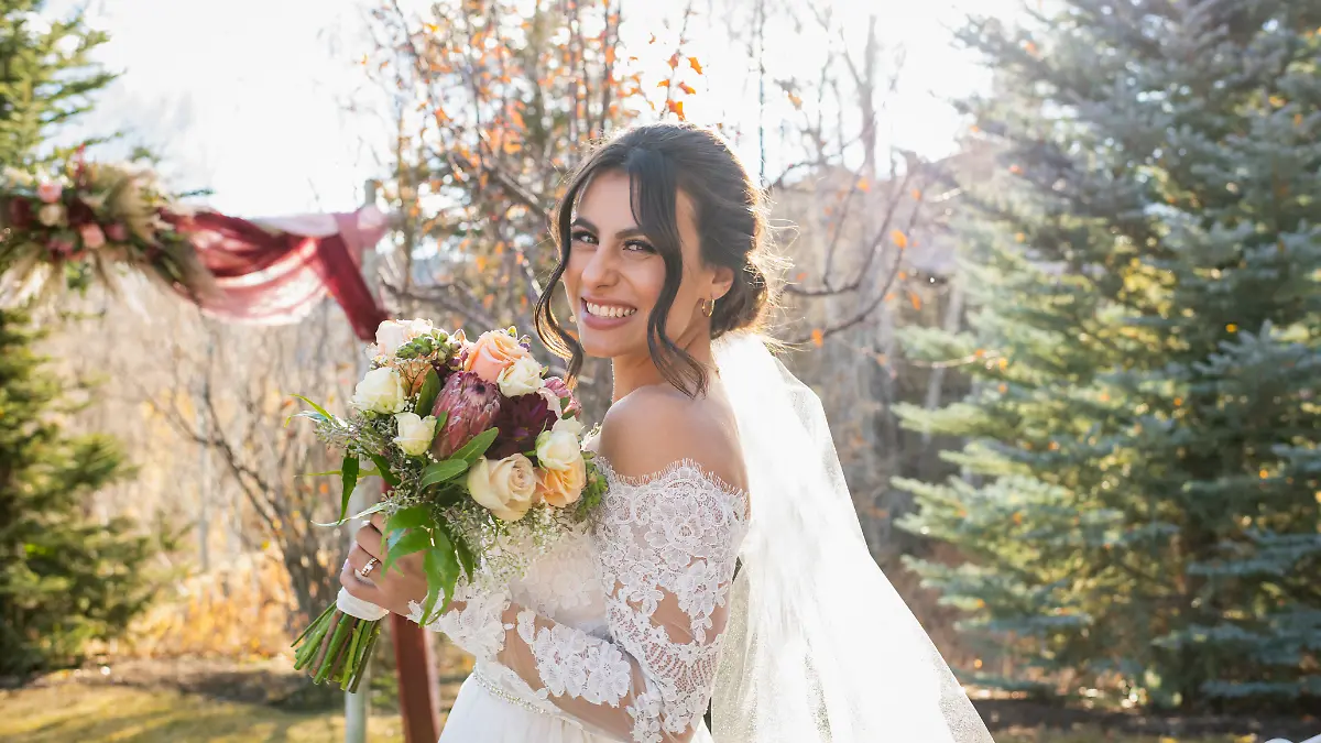 Das Kleid für den besonderen Tag muss nicht zwingend teuer sein.