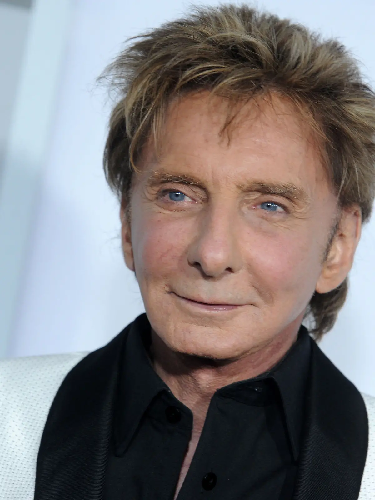 FEBRUARY 20th 2026: Barry Manilow cancels upcoming scheduled concert appearances and postpones tour as he recovers after cancer surgery. - File Photo by: zz/Dennis Van Tine/STAR MAX/IPx 2017 4/19/17 Barry Manilow at the world premiere of "Clive Davis: The Soundtrack Of Our Lives" held on April 19, 2017 during the 2017 Tribeca Film Festival in New York City. (NYC)