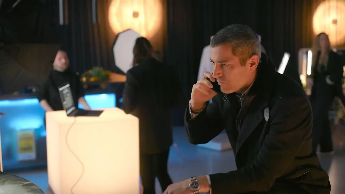 Die AWZ-Wochenvorschau (Teil 2): Dragan steht bei einem Fotoshooting ohne Model da