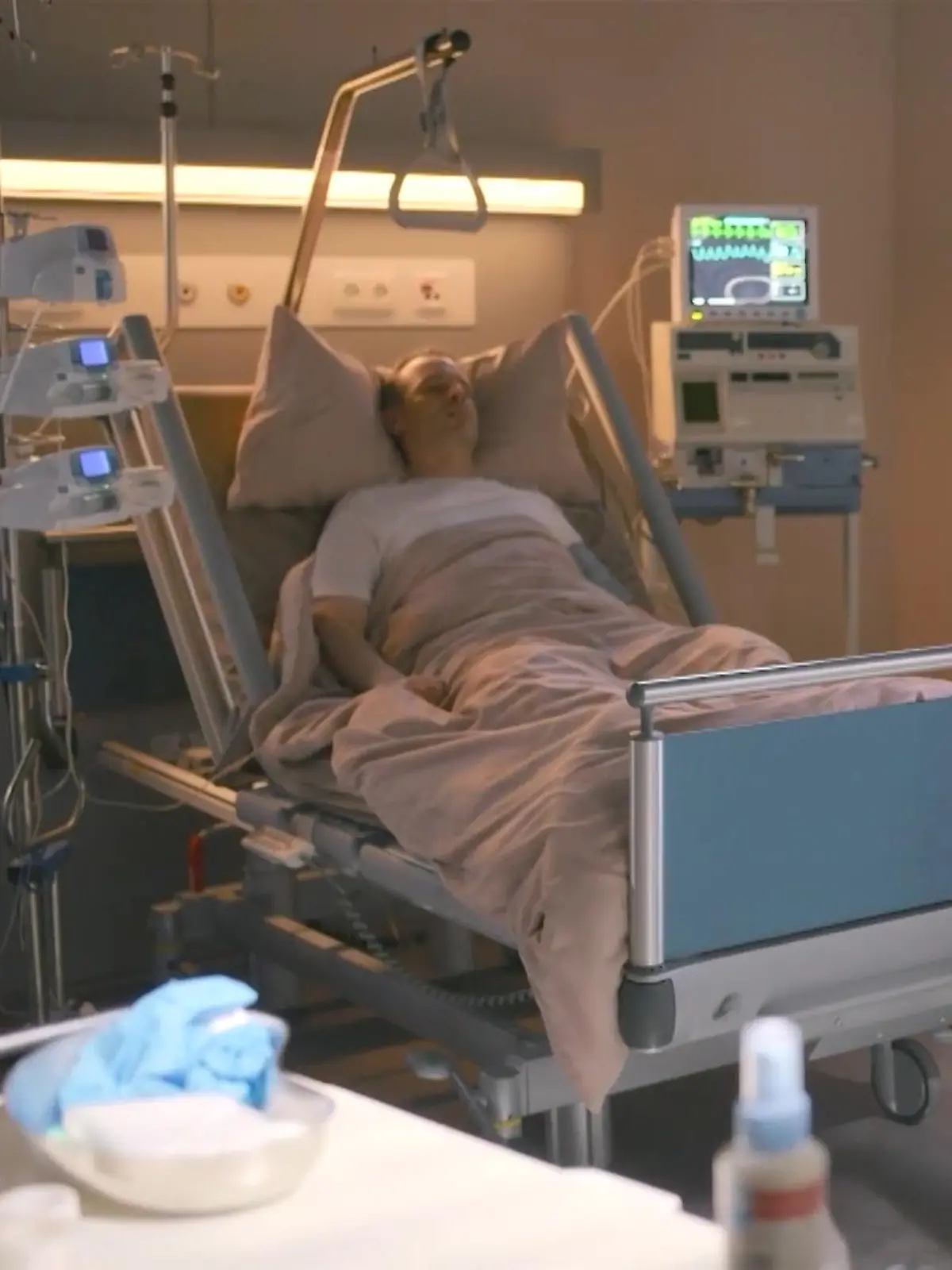 AWZ: Kilian bekommt im Krankenhaus Besuch von Isabelle