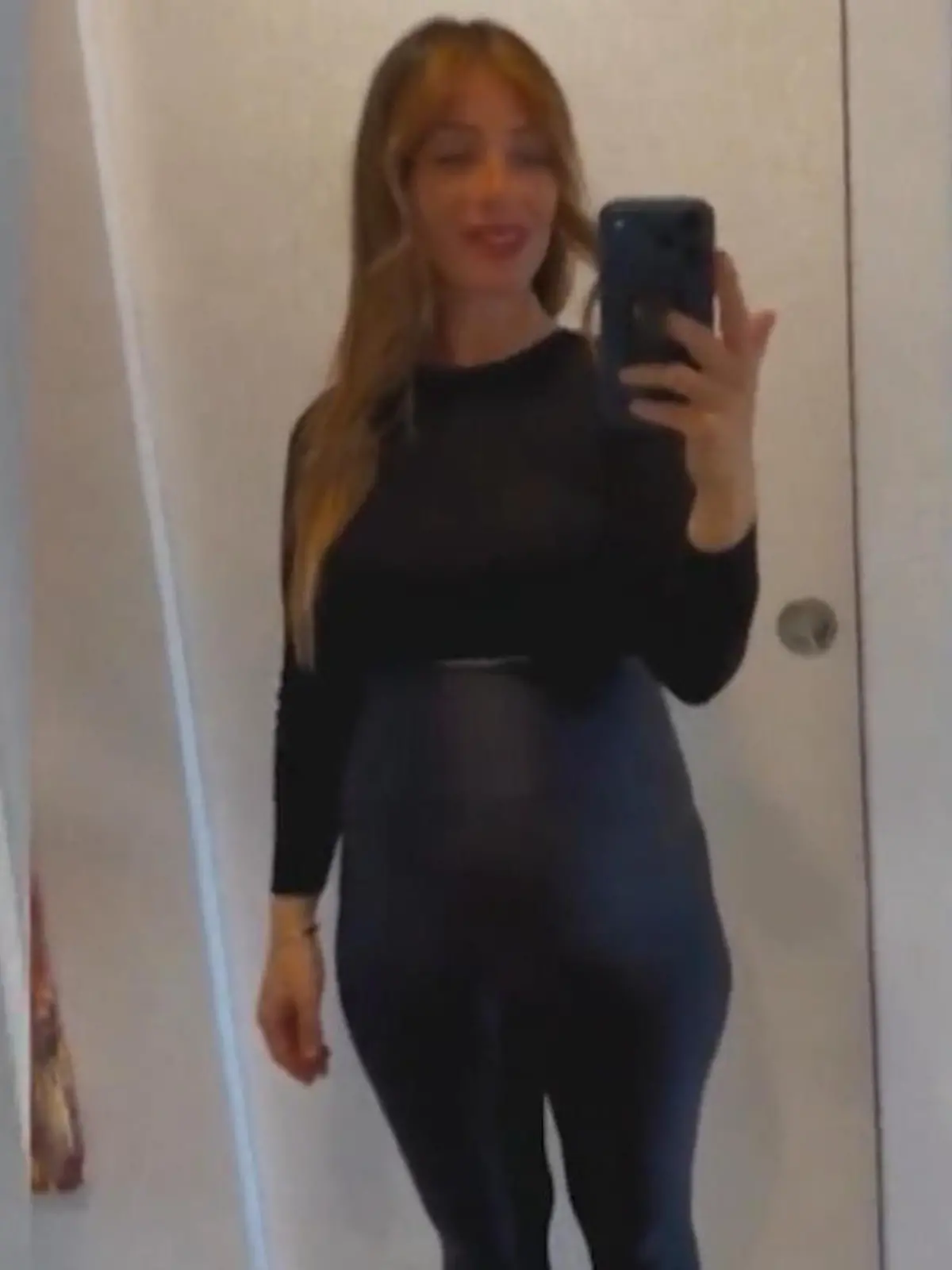 Bild zu: "Gülcan Kamps gibt Fans seltenes Schwangerschafts-Update"