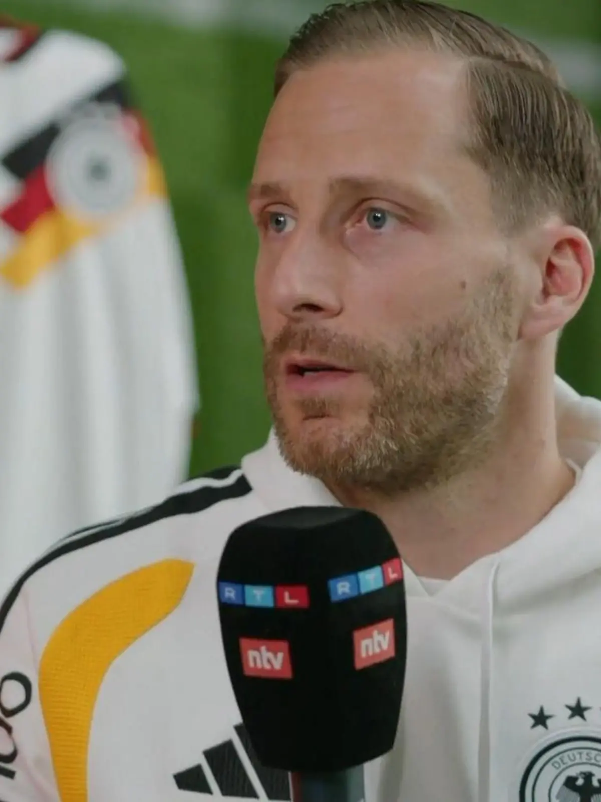 Bild zu: "Trainer von Bundesligist outet sich – DFB-Nationalspieler äußert sich"