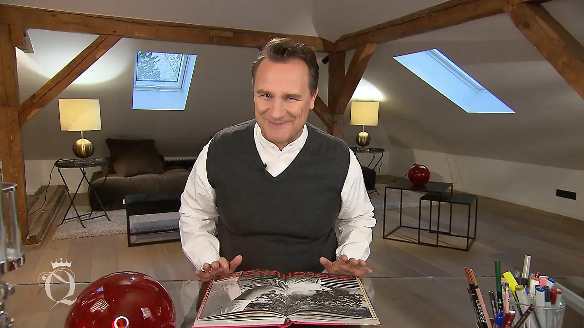 Mit diesem Motto schickt Guido die Kandidatinnen diese Woche in Berlin los Berlin shoppt Schulterpolster