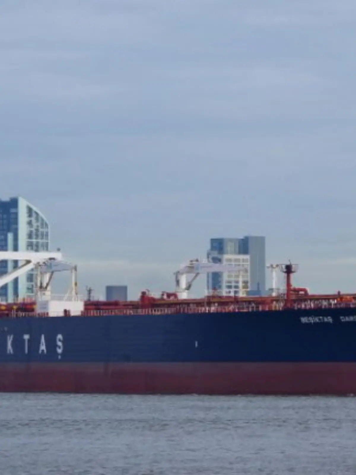 Bild zu: "Russischer Öltanker angegriffen! Explosion im Schwarzen Meer"