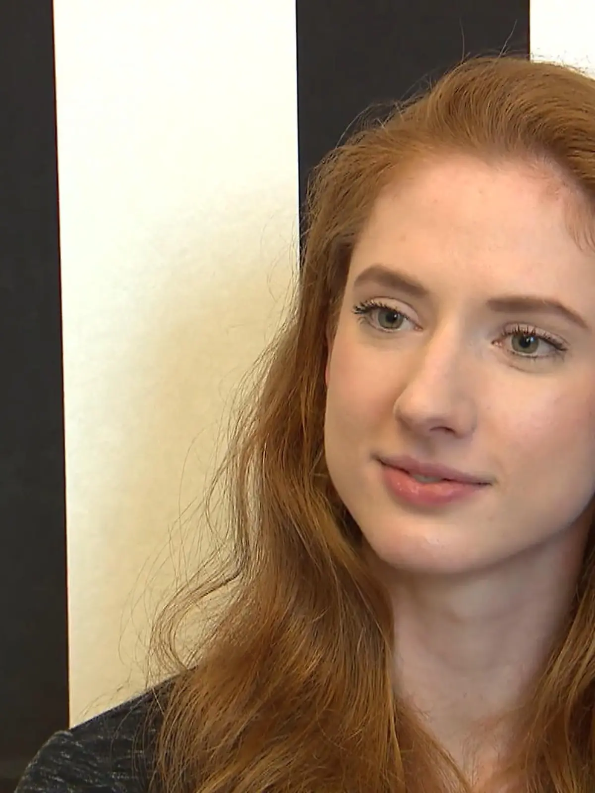 Bild zu: "Romantische Soldatin sucht Brautkleid"