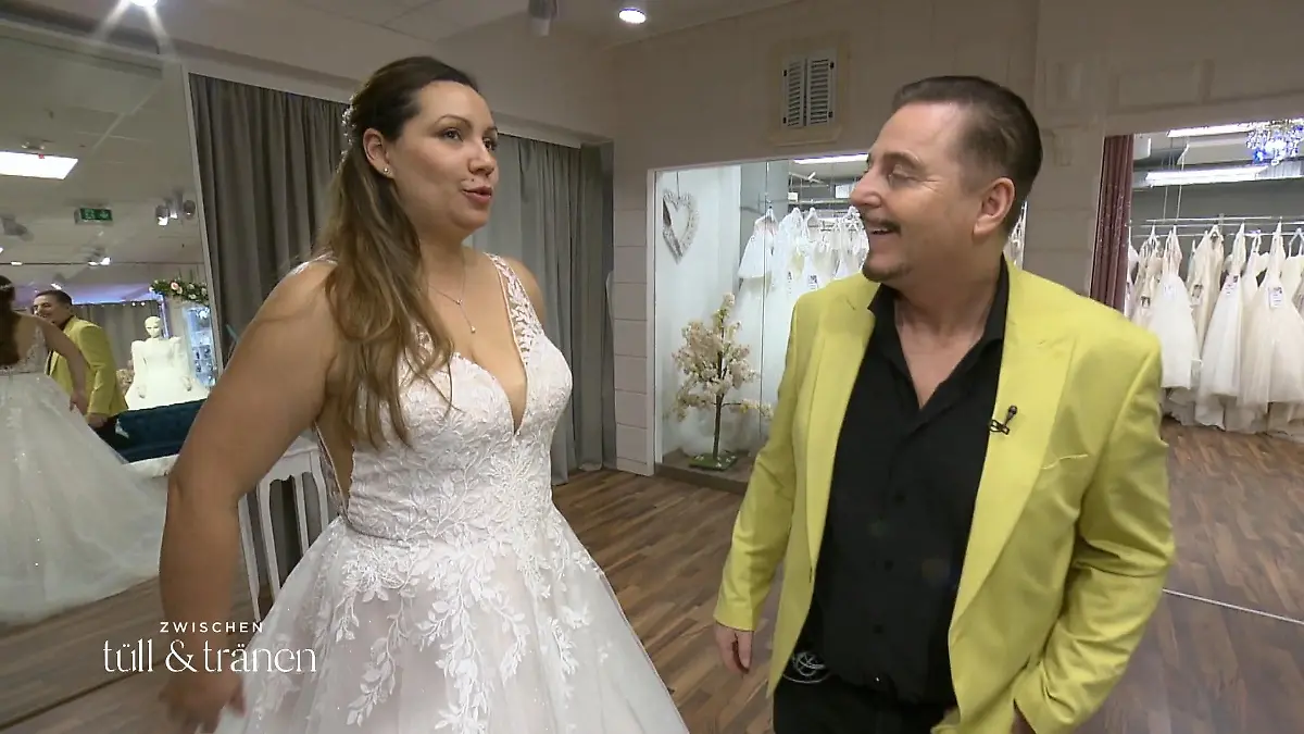 Ist dieses Kleid ihr Favorit? Braut Nancy