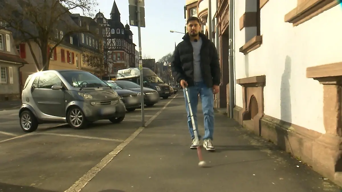 Er nimmt uns mit in seine Welt ohne Augen Yusuf ist „der Blinde vom Block“