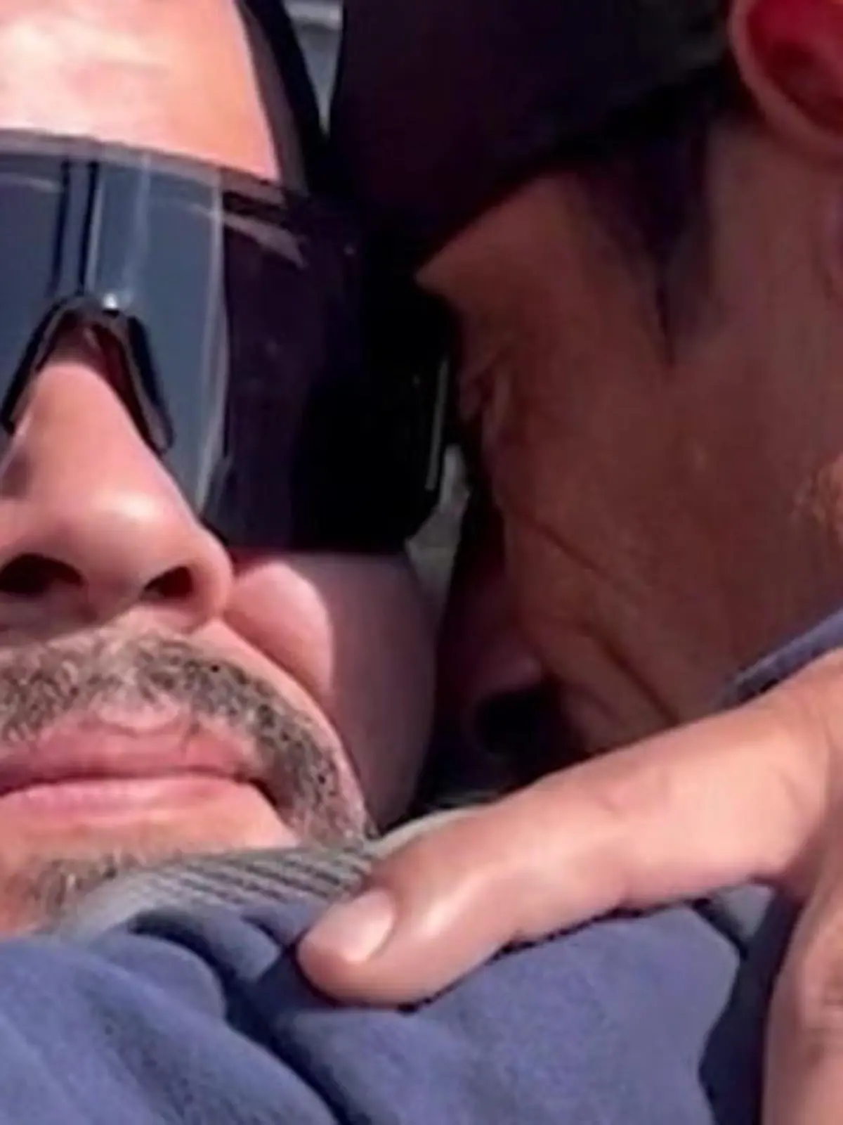 Bild zu: "Über 30 Jahre getrennt – Hugo (48) darf endlich zu seiner Familie!"