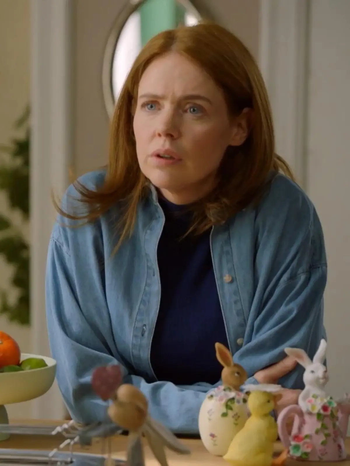 Toni will von ihrer Mutter wissen, was sie für ein Geheimnis mit Erik hat. 