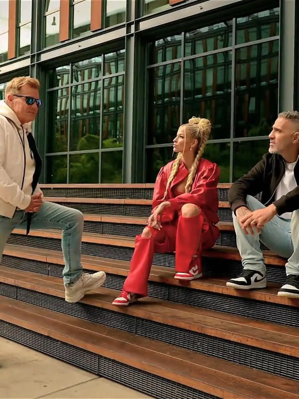 Bild zu: "Von der Europalette zum Superstar: So hart waren ihre Anfänge"