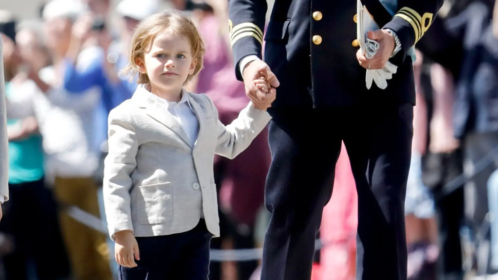 Prinz Julian bei der Taufe von Schwester Ines