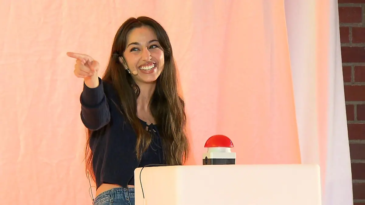 Schüler vs. Influencerin in KI-Quiz Projekt der Landesregierung