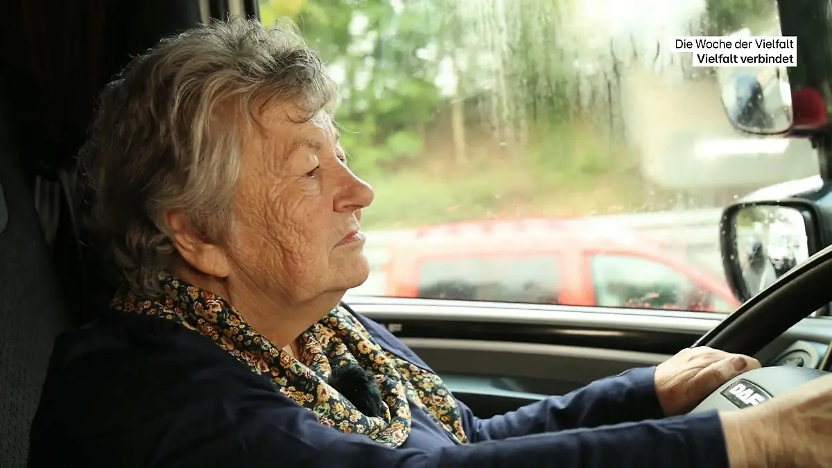 Oma Rosi ist Deutschlands älteste LKW-Fahrerin Woche der Vielfalt