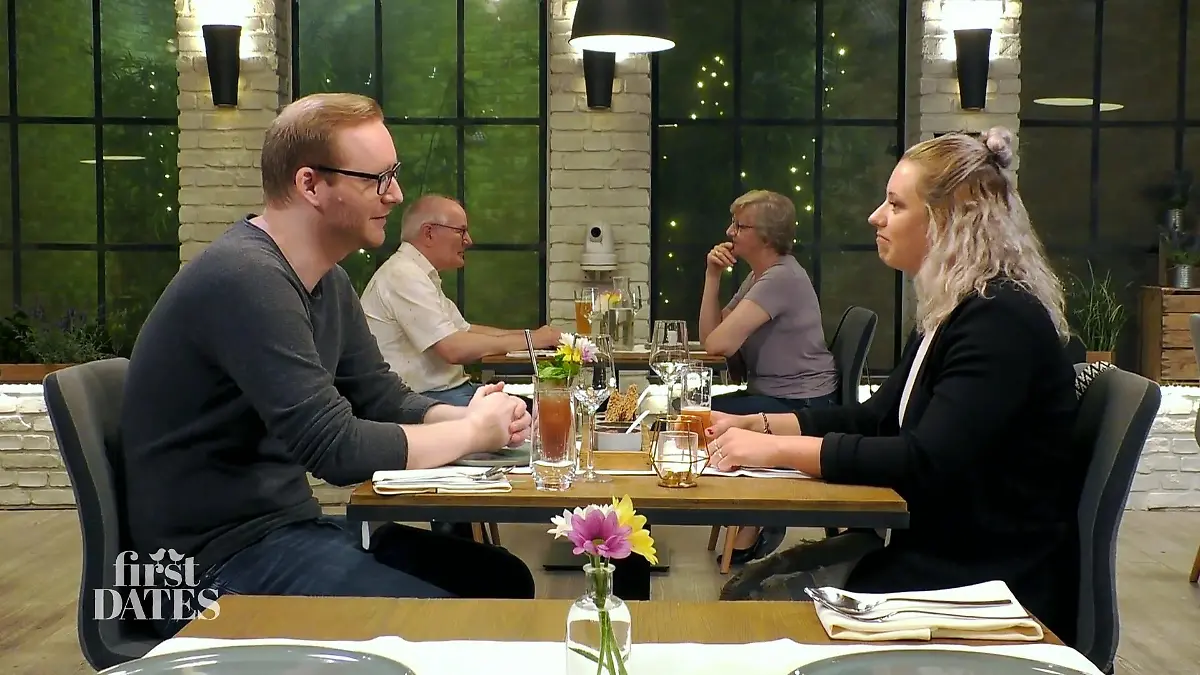 Kim & Cedrik schließen einen Pakt Spare Ribs beim ersten Date?