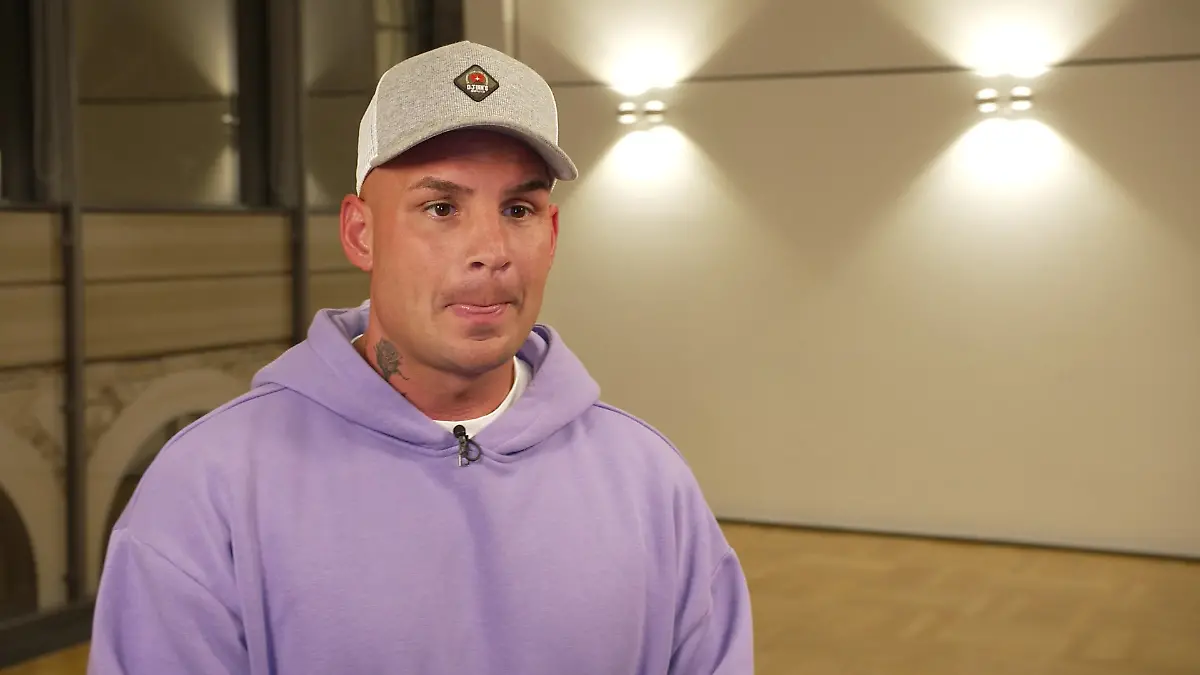 Pietro Lombardi erklärt bei RTL.de, warum Laura und er sich entfolgt sind.