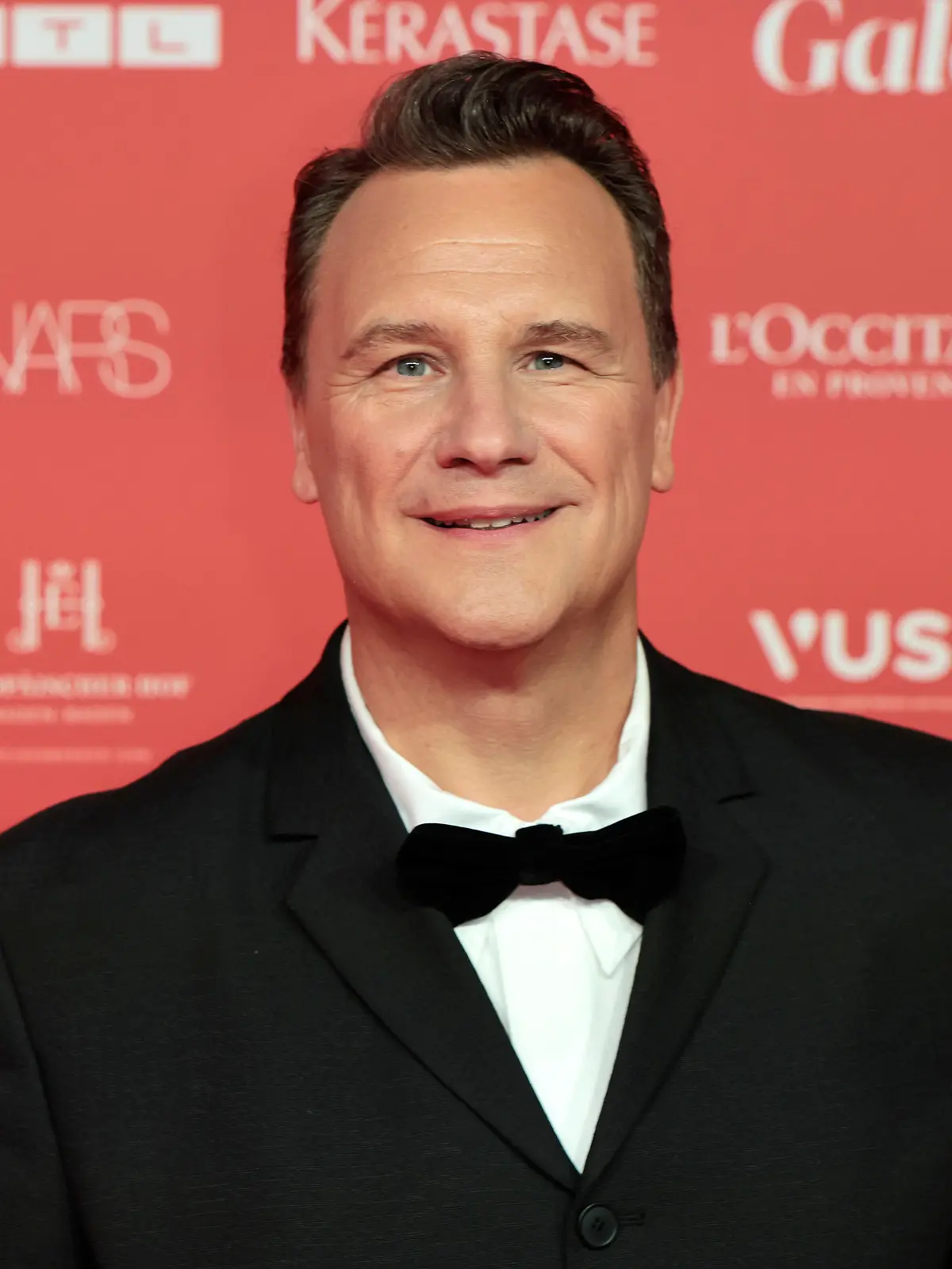 Wir haben Guido Maria Kretschmer bei der 29. Verleihung der Spa Awards 2026 im Kurhaus Baden-Baden nach seiner Meinung zum neuen Auswärts-Trikot der Deutschen Nationalmannschaft gefragt.