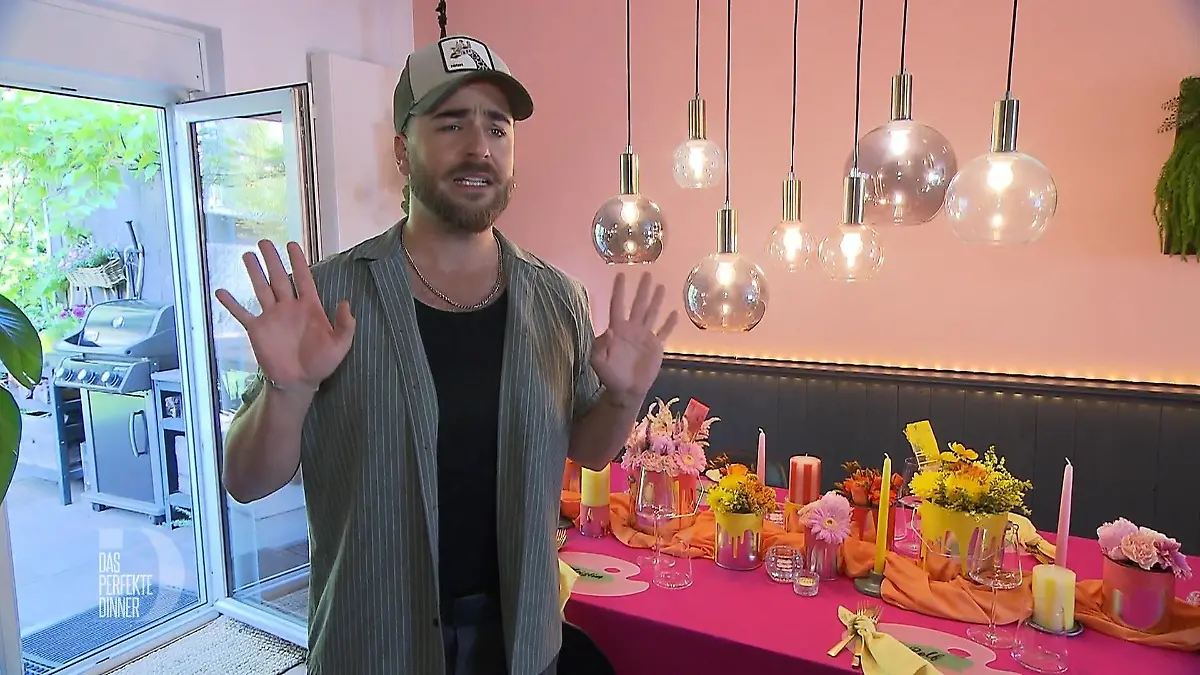 'Dekoprofi' Eric öffnet sein Zuhause – und macht aus Farbe ein echtes Dinner-Statement Farbenfrohes Finale