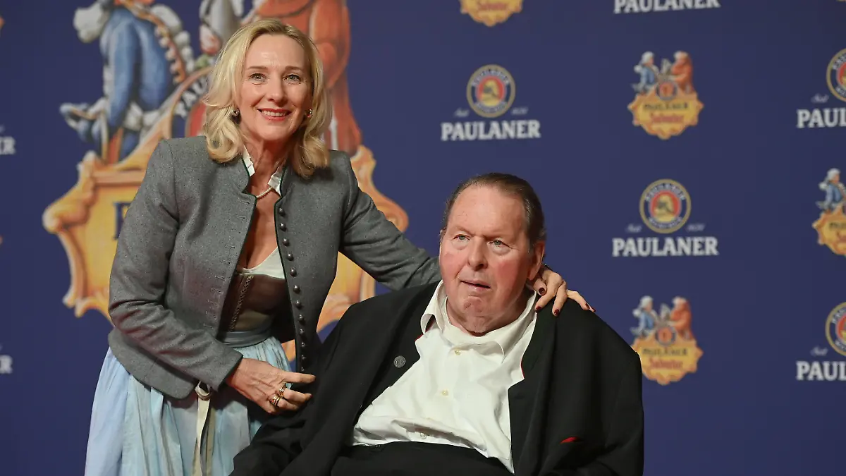 Ottfried Fischer mit seiner Ehefrau Simone Anfang März in München.