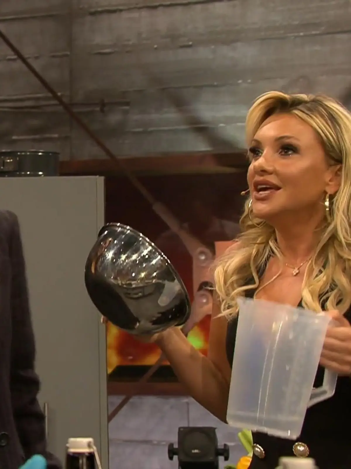 Bild zu: "Grill den Henssler: Statt Skilehrer-Romanze erlebt Evelyn Burdecki Panikattacke auf dem Berg"