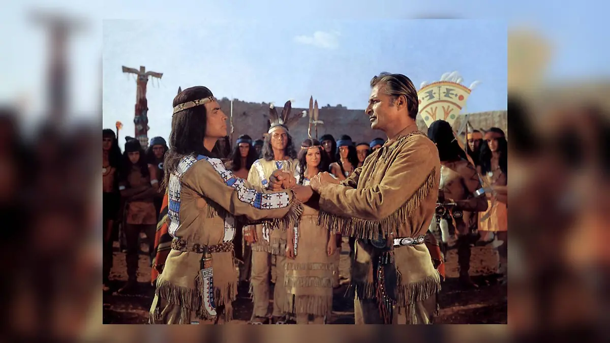 Die Blutsbrüder Old Shatterhand (Lex Barker) und Winnetou (Pierre Brice).