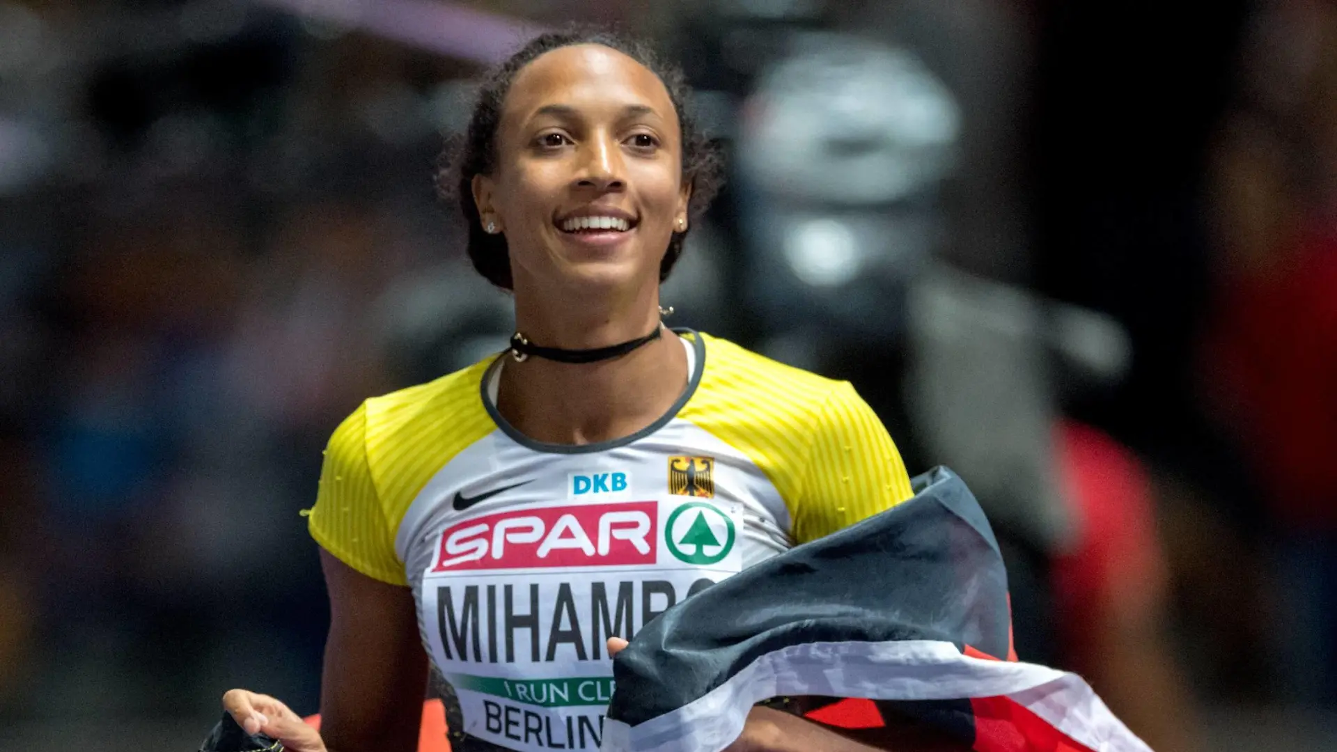 European Athletics Championships; Berlin, 11.08.2018 BERLIN, GERMANY - AUGUST 11: Malaika Mihambo (GER) wins the gold medal in the women s long jump competition at Day 5 during the Ceremonies of the European Athletics Championships at the Olympia Stadion of Berlin on 11.8.2018 in Berlin/Germany. *** European Athletics Championships Berlin 11 08 2018 BERLIN GERMANY AUGUST 11 Malaika Mihambo GER wins the gold medal in the womens long jump competition at Day 5 during the Ceremonies of the European Athletics Championships at the Olympia Stadium on 11 Aug 2018 in Berlin Germany xOKrx  