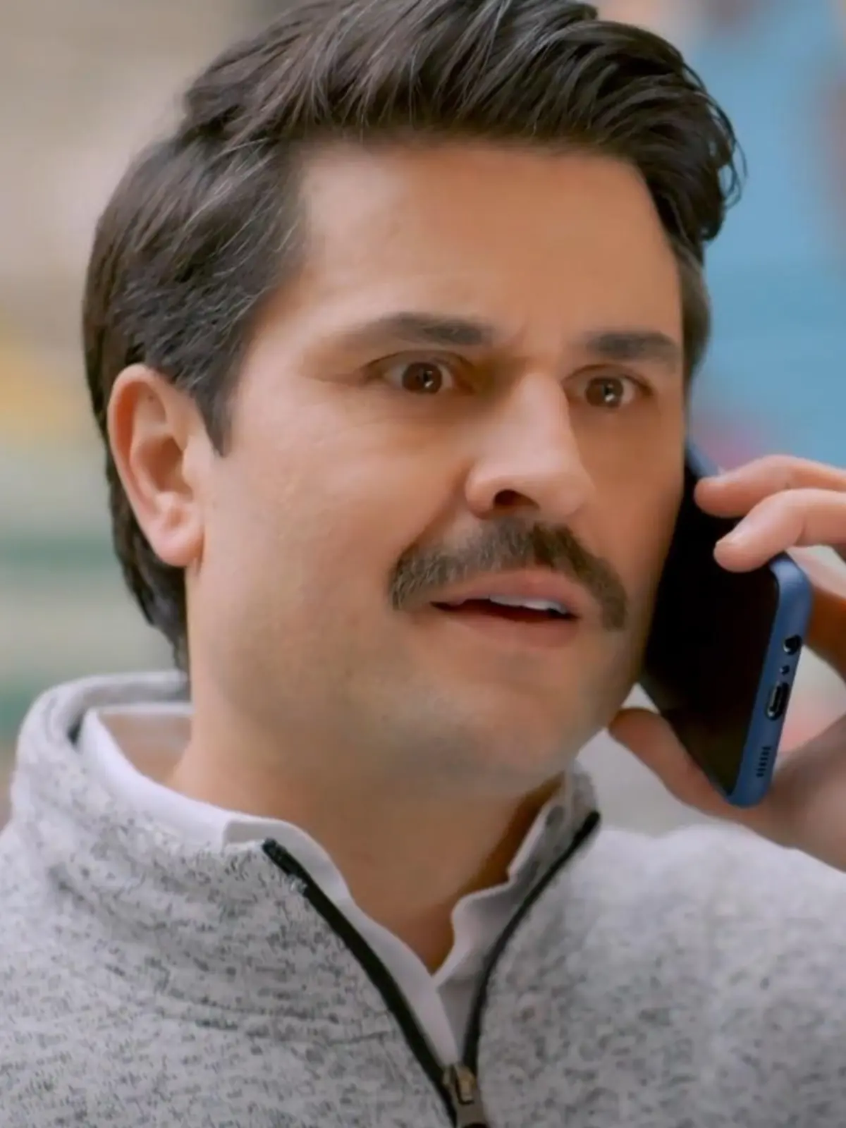 Unter uns: Paco bekommt einen Anruf von Anna aus Japan