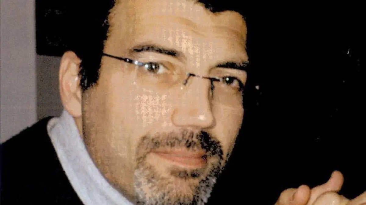 Die Polizei in Brewster County Texas sucht mit alten Fotos nach Xavier Dupont.